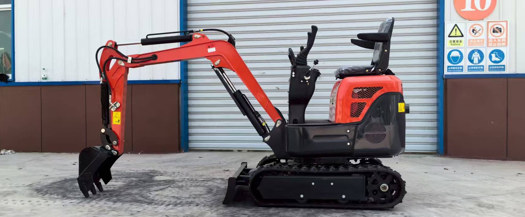 Mini-pelle Holitor professionnelle